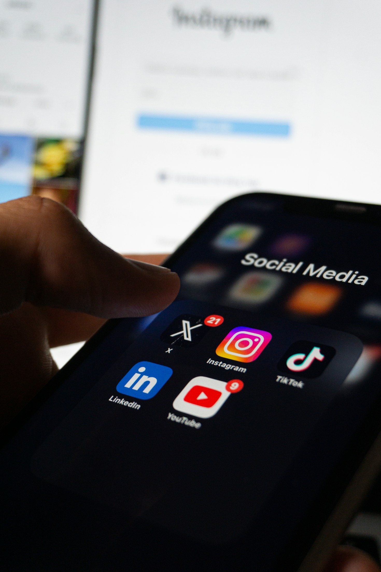 How to Balance Online and Offline Life